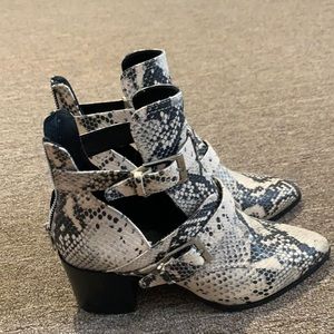 Steve Madden size 9 like new